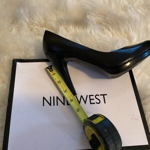 New Black Leather Nine West pumps